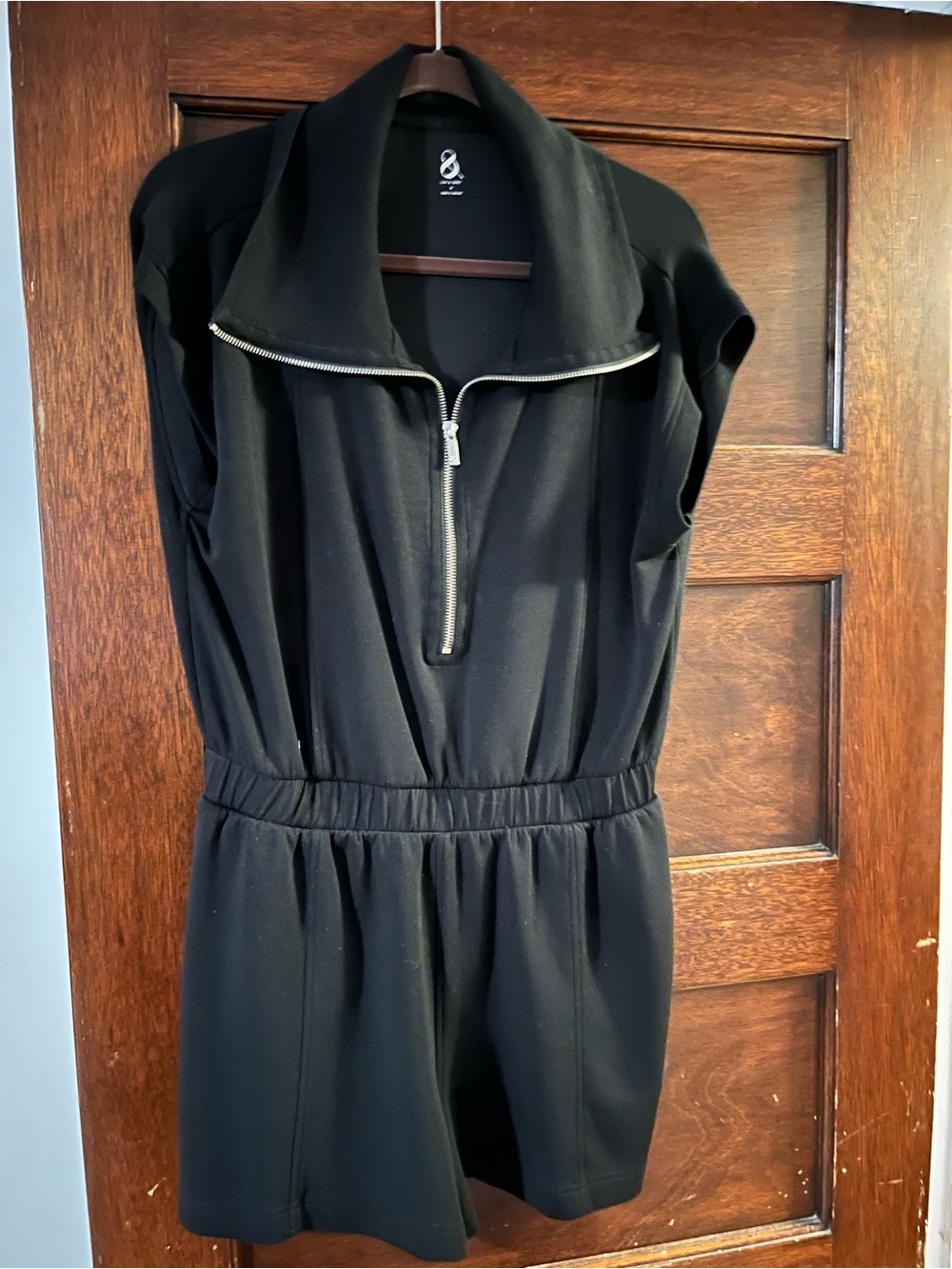 Lou & Grey Black Scuba-Soft Collared Romper size M
